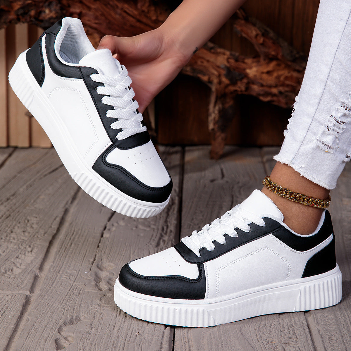 Comfortable Unisex Athletic And Casual Shoes For Men And Women