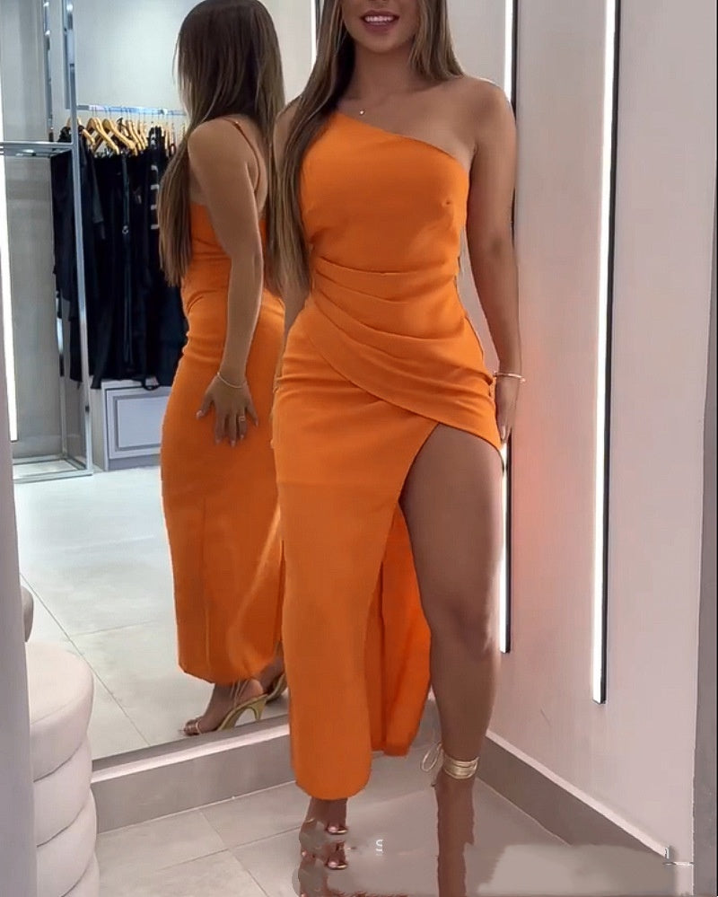 European And American-style Solid-color One-shoulder Pleated Slit Dress